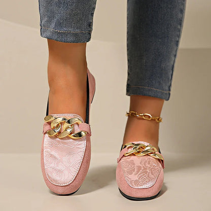 Loafer mit floralem Jacquard-Patchwork, Metallkettendekor und runder Zehenform