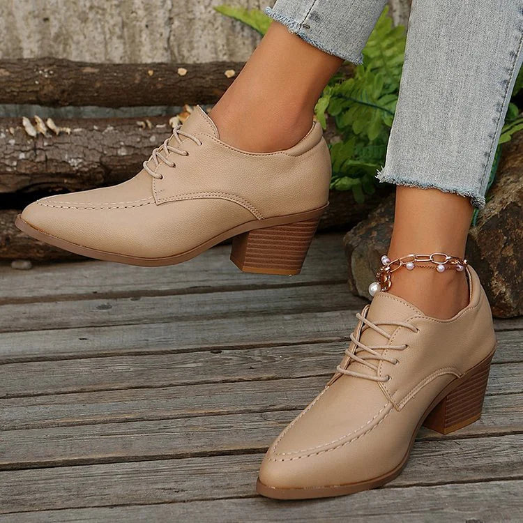 Spitz zulaufende Schnür-Oxfords mit Patchwork-Design und robustem Absatz