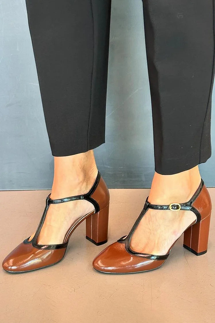 Braune Chunky Heels mit Farbblock-T-Riemen und Schnalle [Vorbestellung]