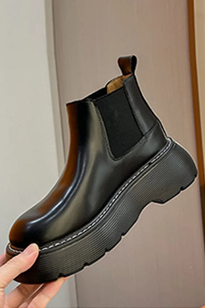 Einfarbige Patchwork-Stiefeletten mit flacher Plateausohle und runder Zehenform