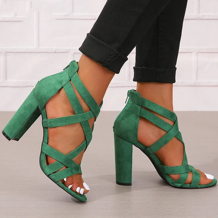 Bunte Peep-Toe-Sandalen mit überkreuzten Riemen und Reißverschluss hinten, klobiger Absatz