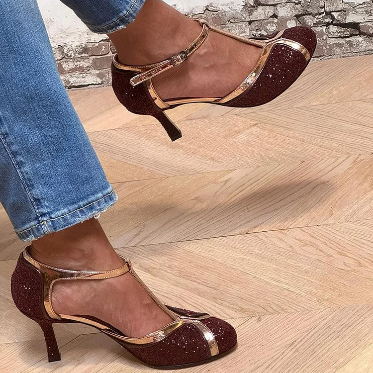 Farbblock-Stiletto-Absätze mit T-Riemen und funkelnder burgunderroter Schnalle [Vorbestellung]