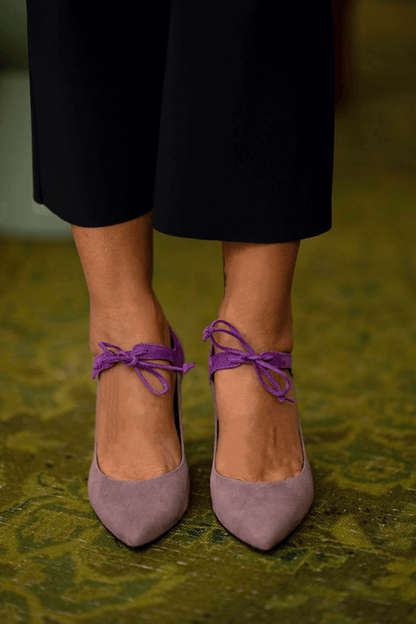 Elegante violette Stiletto-Absätze mit Schnürung