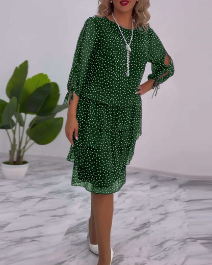 Carla | Elegantes Stufenkleid mit Punkten für festliche Anlässe