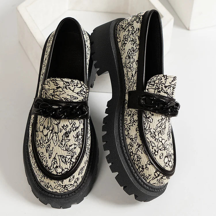 Jacquard-Loafer mit Metallkettendekor, runder Zehenpartie und robustem Absatz