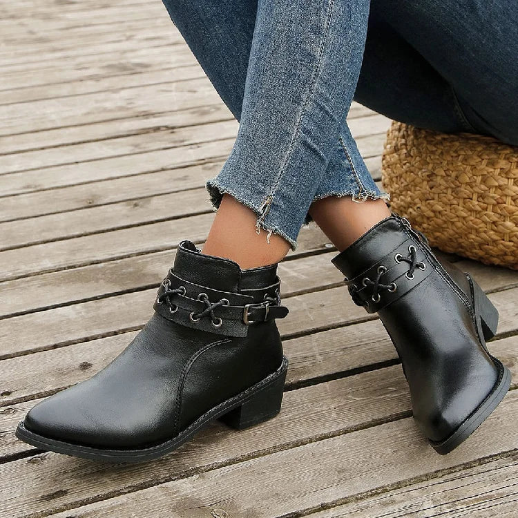 Patchwork-Ankle Boots mit spitzem Zehenriemen, Schnallendekor und niedrigem Blockabsatz