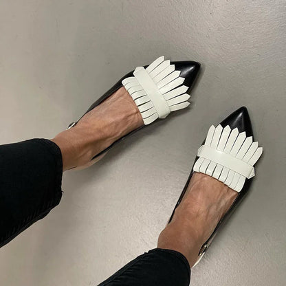 Retro Ballerinas mit Fransenbesatz und spitz zulaufender Zehe – Riemchen Slingback