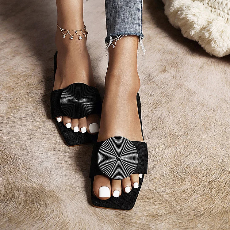 Bequeme Outdoor-Slipper mit quadratischer Zehenform und Metallic-Details