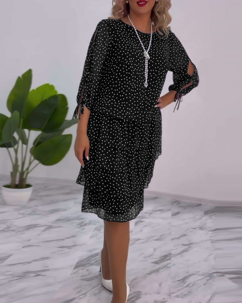 Carla | Elegantes Stufenkleid mit Punkten für festliche Anlässe