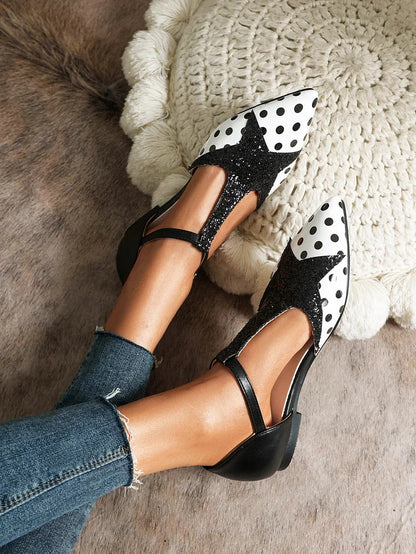Spitz zulaufende Damen-Flats mit Glitzernähten und Polka-Dots