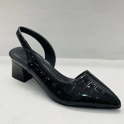 Elegante Slingback-Pumps mit Krokodilleder-Muster und unregelmäßigem, spitzem Zehenbereich