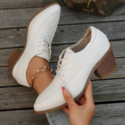 Spitz zulaufende Schnür-Oxfords mit Patchwork-Design und robustem Absatz