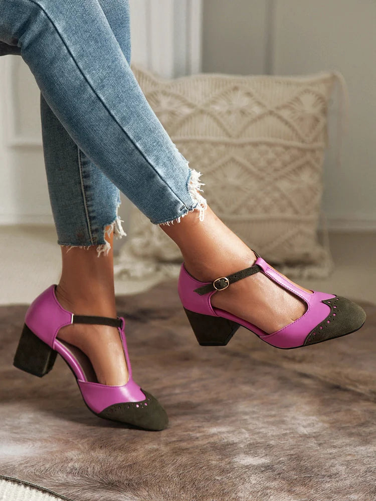 Damen High Heels aus Kunstleder mit Farbblock-Design, geschlossene Zehenpartie, klobige Absätze und ausgehöhlte Details