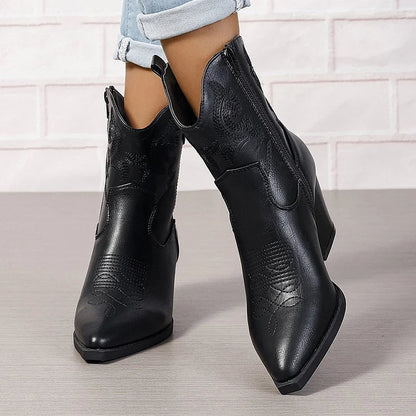 Spitz zulaufende Patchwork-Stiefeletten mit Knöchelabsatz