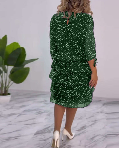 Carla | Elegantes Stufenkleid mit Punkten für festliche Anlässe