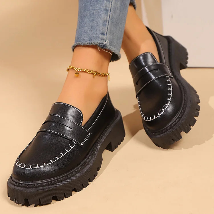 Bequeme Patchwork-Loafer mit runder Zehenpartie und robustem Absatz