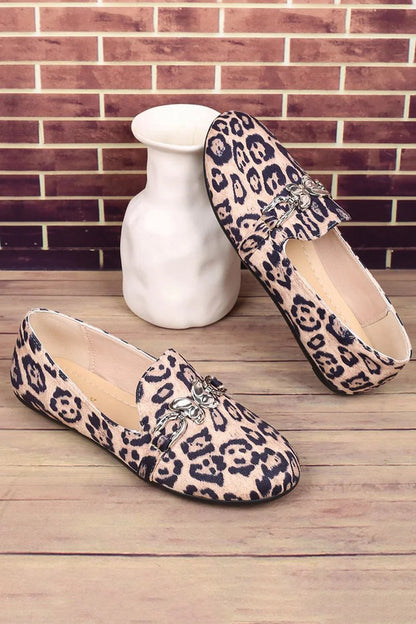 Leopardenmuster Loafer mit runder Metallzehenpartie und Schmetterlingsakzent