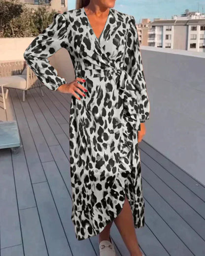 Margreet | V-Neck Dress with Leopard Print