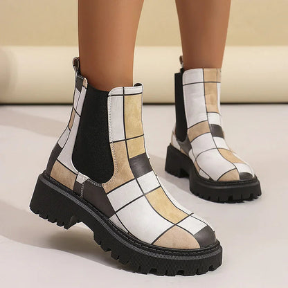 Mehrfarbige Patchwork-Stiefeletten mit robustem Absatz und runder Zehenpartie