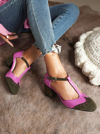 Damen High Heels aus Kunstleder mit Farbblock-Design, geschlossene Zehenpartie, klobige Absätze und ausgehöhlte Details