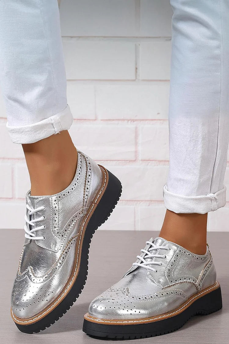 Metallisch glänzende Patchwork-Brogue-Oxfords mit runder Zehenpartie und Schnürung