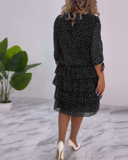 Carla | Elegantes Stufenkleid mit Punkten für festliche Anlässe