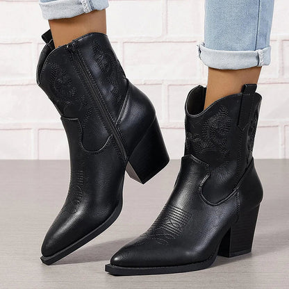Spitz zulaufende Patchwork-Stiefeletten mit Knöchelabsatz