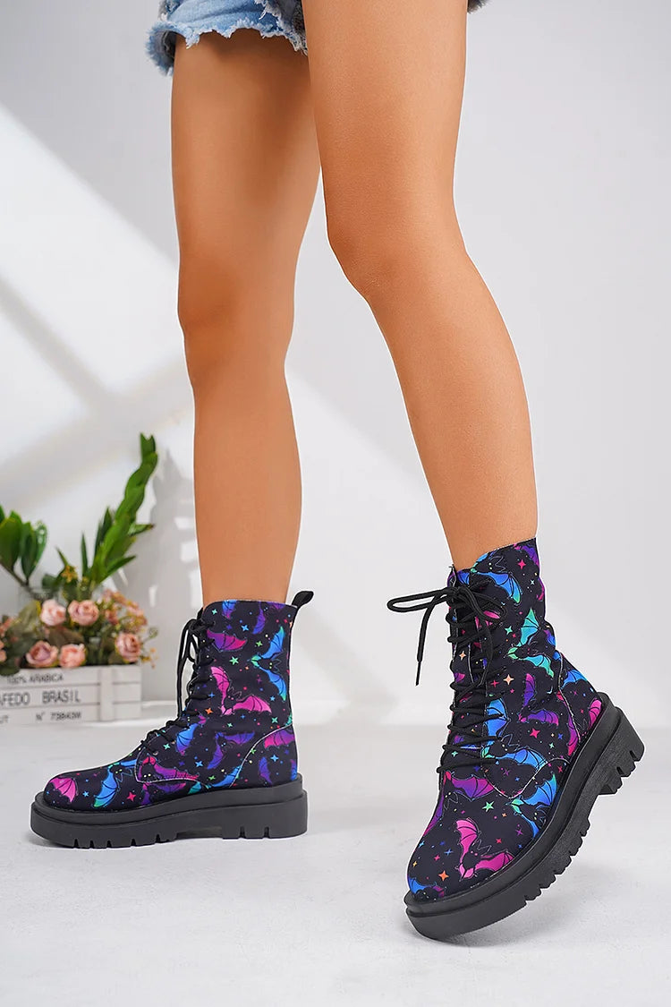 Bequeme Schnürstiefeletten mit runder Zehenpartie und Blumen-Schädel-Muster