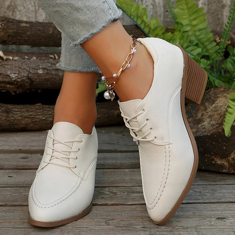 Spitz zulaufende Schnür-Oxfords mit Patchwork-Design und robustem Absatz