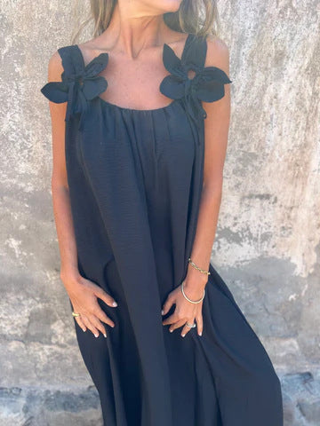 Livia | Damenkleid in einfarbigem Design mit floralen Akzenten und U-Ausschnitt