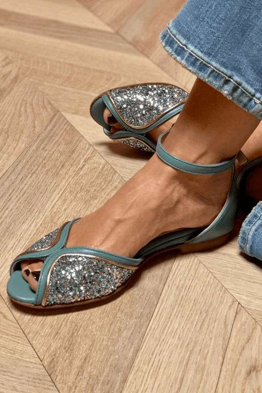Funkelnde Peep-Toe-Sandalen mit Patchwork-Knöchelriemen und Schnallenverschluss