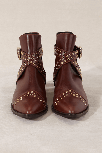 Vintage-Lederstiefeletten mit Nieten und Schnallenriemen