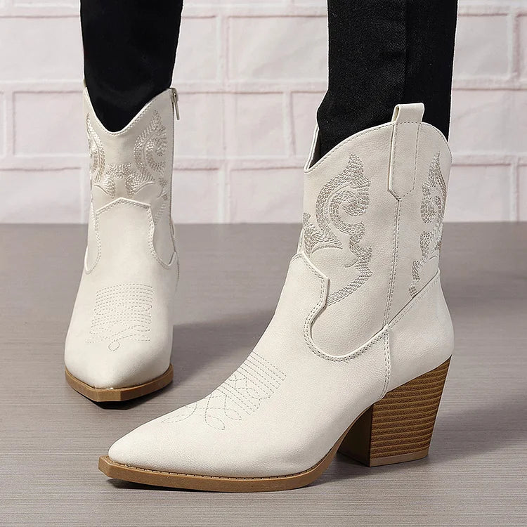 Spitz zulaufende Patchwork-Stiefeletten mit Knöchelabsatz