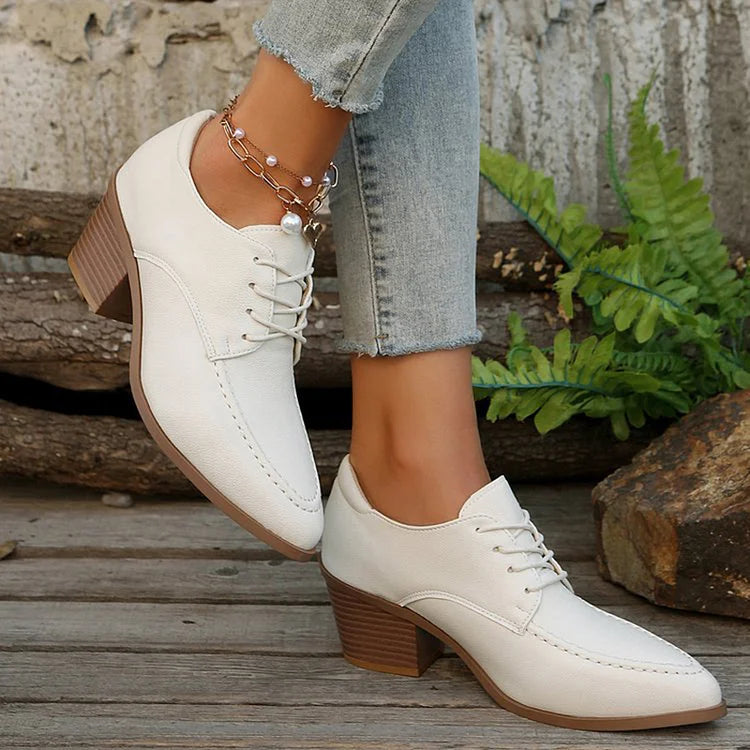 Spitz zulaufende Schnür-Oxfords mit Patchwork-Design und robustem Absatz
