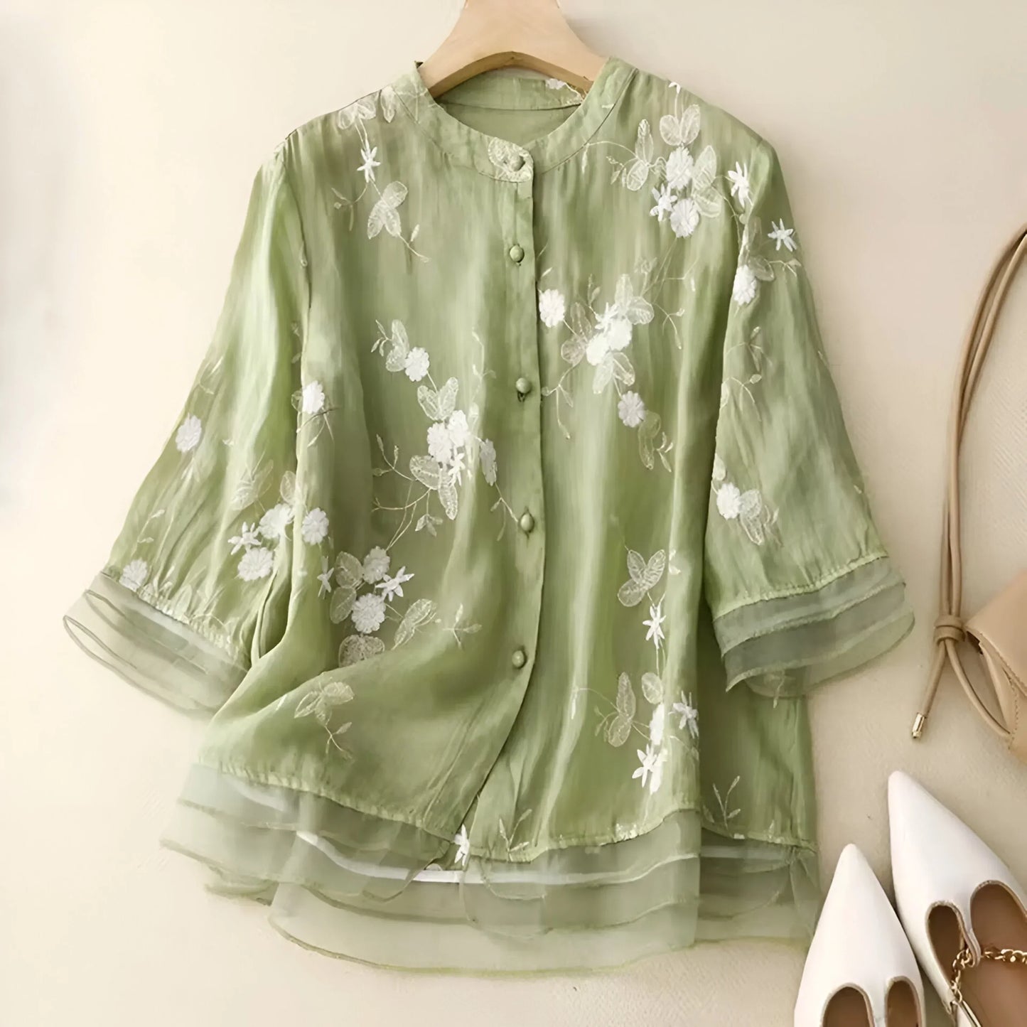Emily | Elegantes Baumwolltop mit kunstvoll gesticktem Blumenmotiv