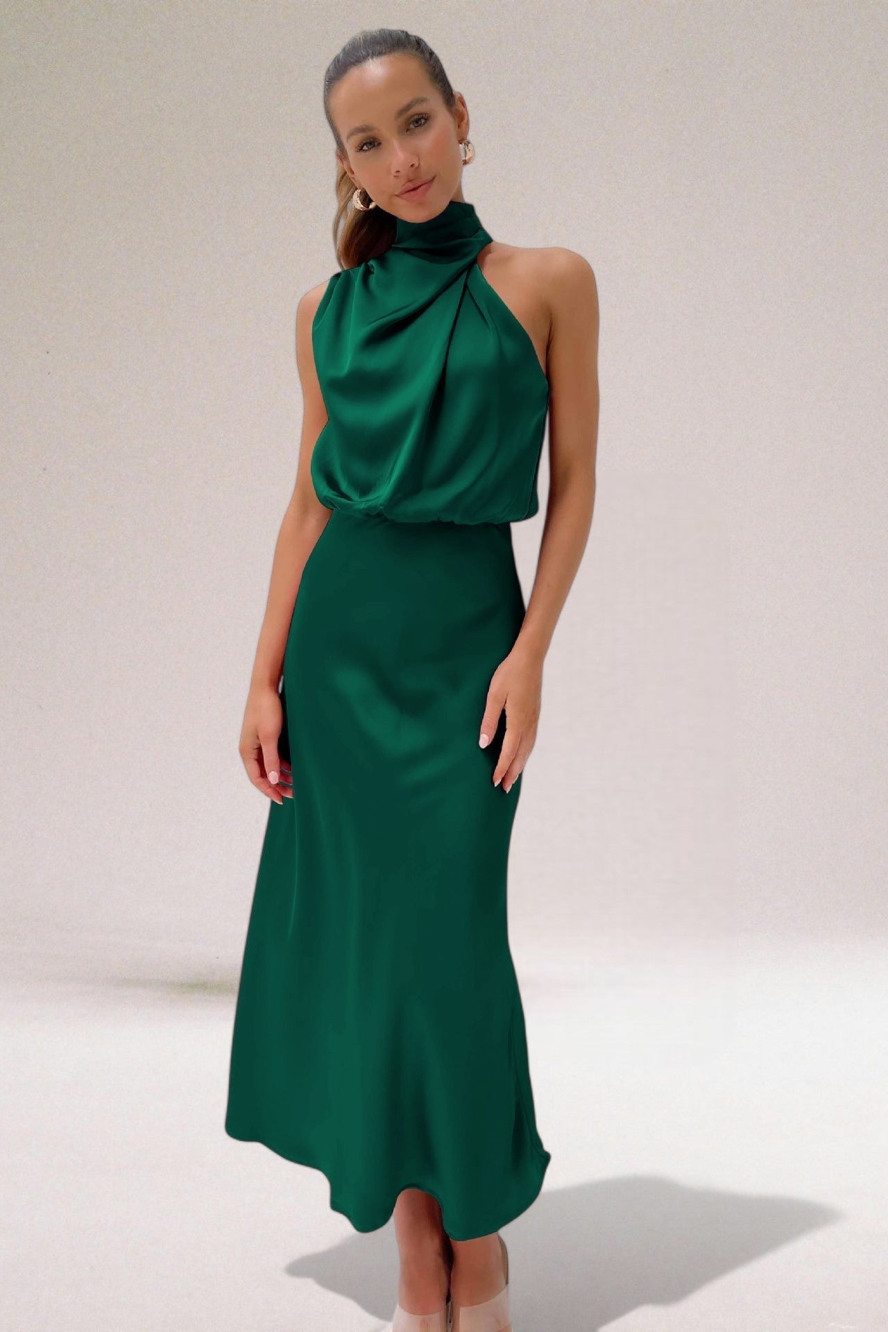 Flavia | Elegantes Satin-Kleid mit Halter-Design