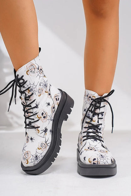Bequeme Schnürstiefeletten mit runder Zehenpartie und Blumen-Schädel-Muster