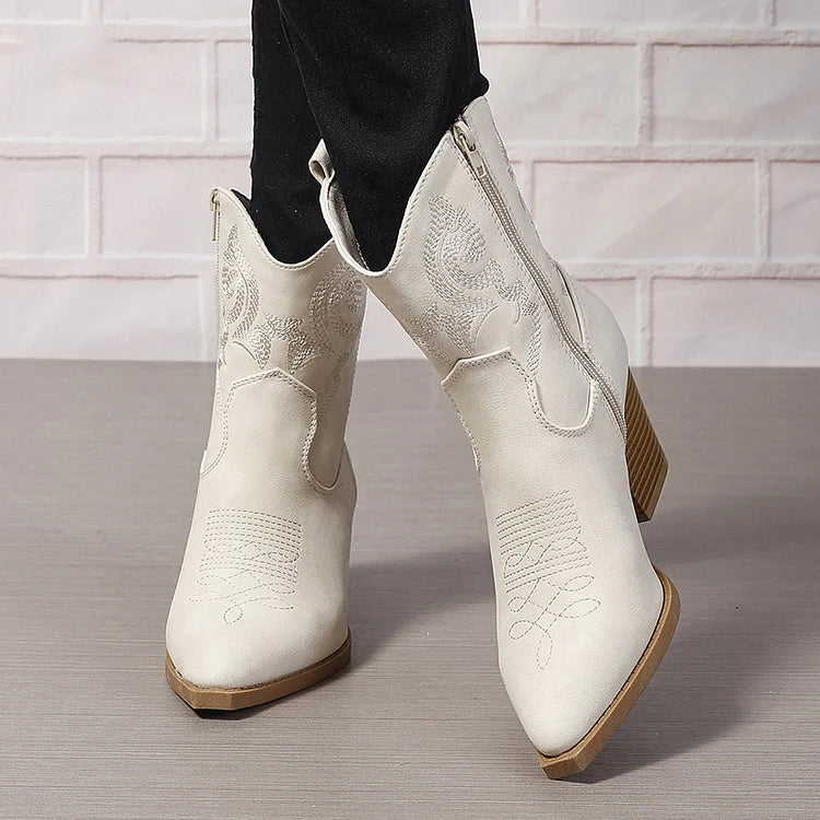 Spitz zulaufende Patchwork-Stiefeletten mit Knöchelabsatz