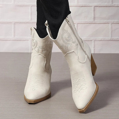Spitz zulaufende Patchwork-Stiefeletten mit Knöchelabsatz