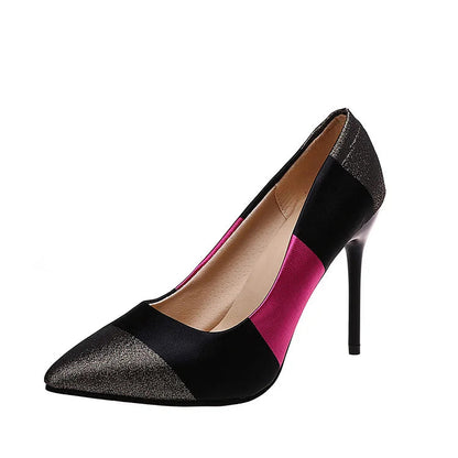 Eleganter Farbblock-Stiletto mit spitzem Zehenbereich und Slip-on-Design
