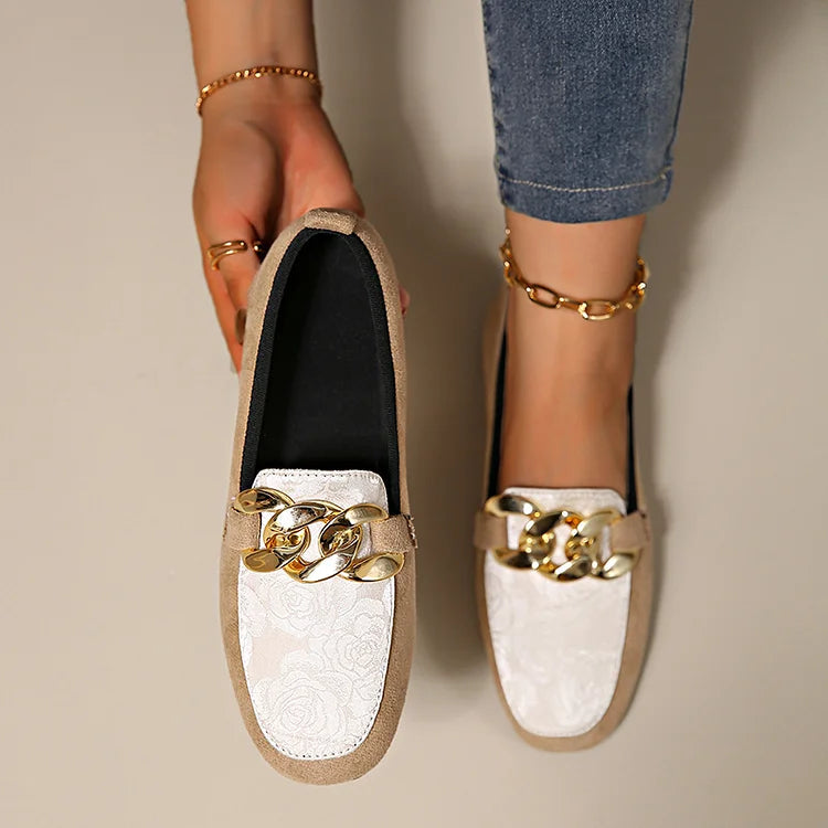 Loafer mit floralem Jacquard-Patchwork, Metallkettendekor und runder Zehenform