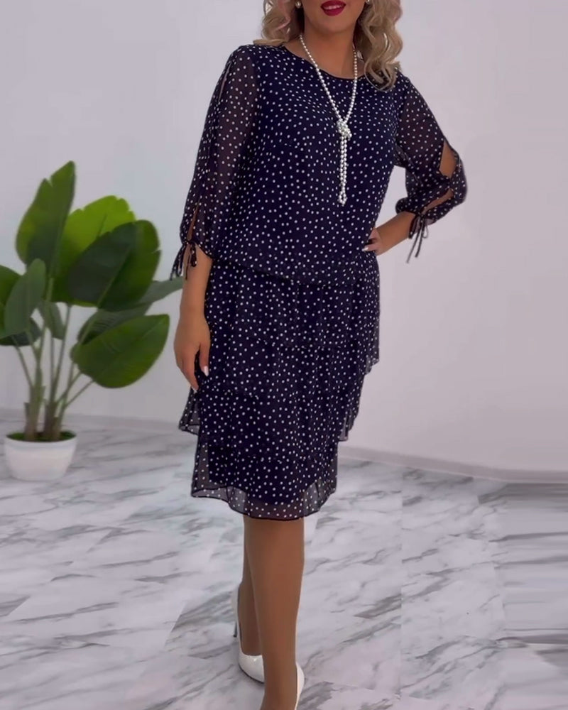 Carla | Elegantes Stufenkleid mit Punkten für festliche Anlässe