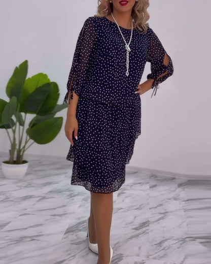 Carla | Elegantes Stufenkleid mit Punkten für festliche Anlässe