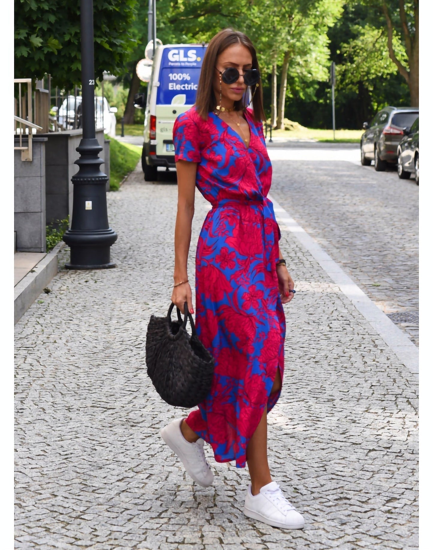 Luisa | Sommerkleid mit floralem Muster und femininer Eleganz