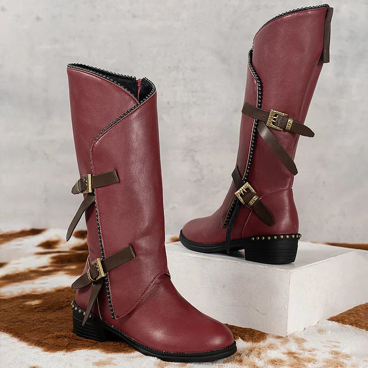 Kniehohe Stiefel mit metallischen Nieten, Patchwork-Riemen, Schnallen und runder Zehenform