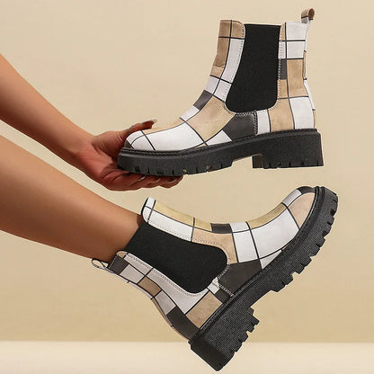 Mehrfarbige Patchwork-Stiefeletten mit robustem Absatz und runder Zehenpartie