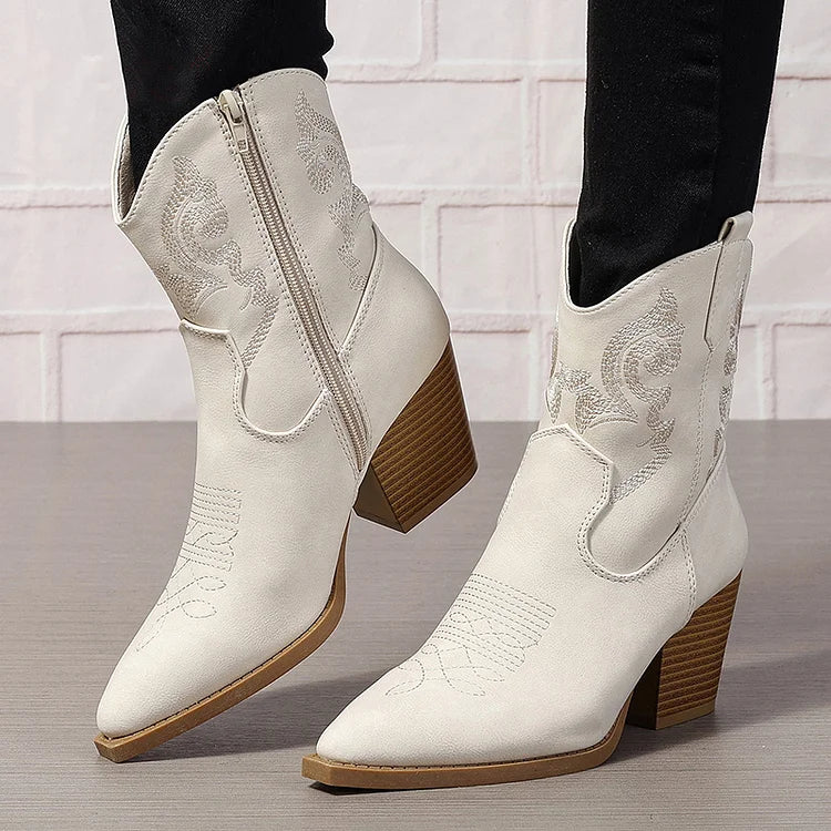Spitz zulaufende Patchwork-Stiefeletten mit Knöchelabsatz