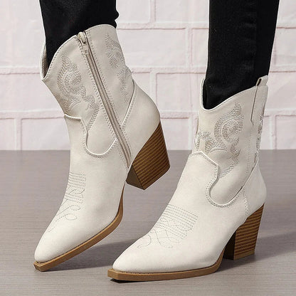 Spitz zulaufende Patchwork-Stiefeletten mit Knöchelabsatz
