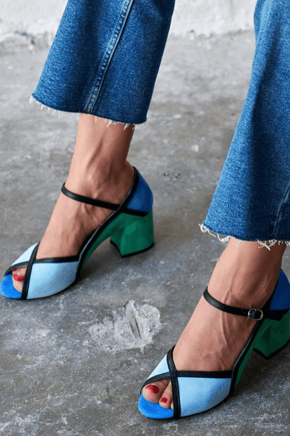 Farbblock-Stiletto-Absätze mit T-Riemen und Schnallenverschluss