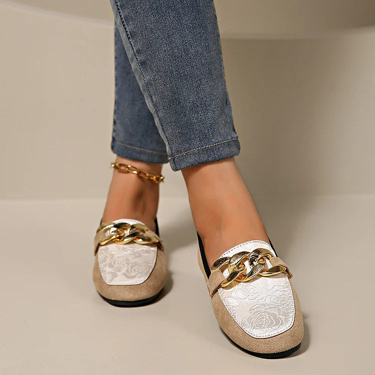 Loafer mit floralem Jacquard-Patchwork, Metallkettendekor und runder Zehenform